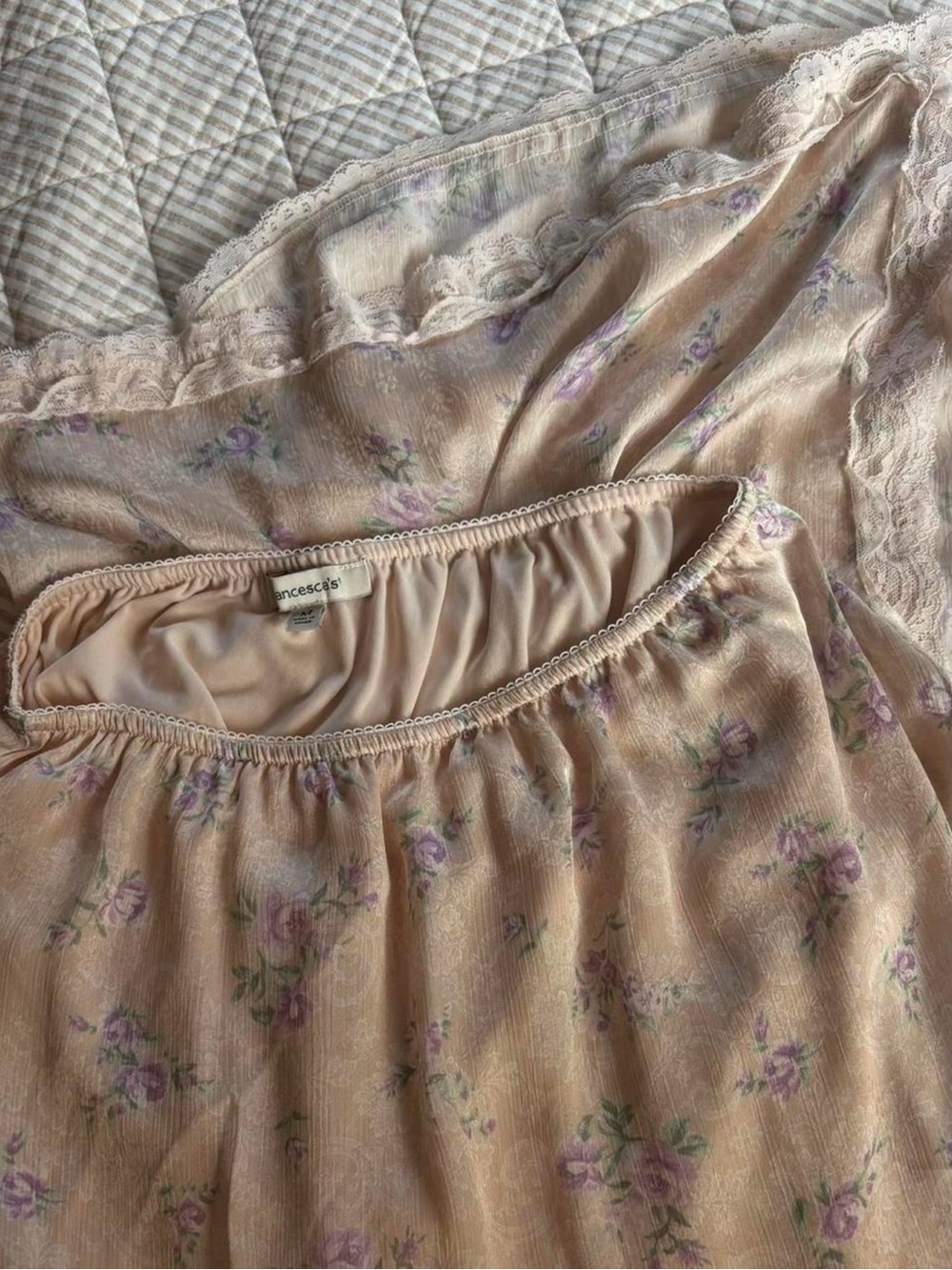 Francesca's Collections Pale Blush Floral Lace-Trim Skirt